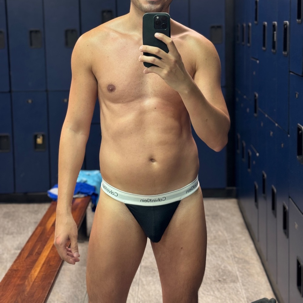 Men’s Calvin Klein thong - Picture 5 of 6